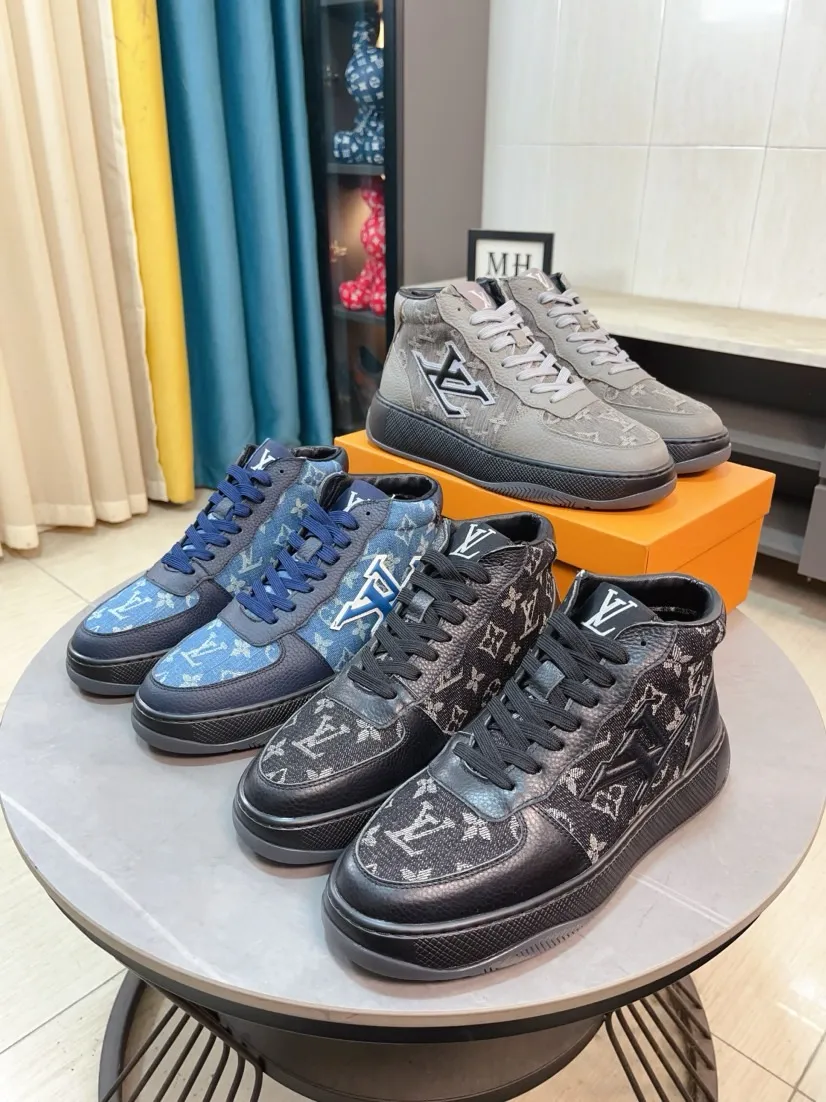 Men's shoes 💰438🌹🌹【LOUIS VUITTON】Same style on Louis Vuitton* official website🚹Men's high-top casual shoes❤️Same style as popular celebrities and big names ~ Best-selling at home and abroad Lv focuses on the checkerboard series...Imported first-layer cowhide with special fabrics➕Full sheep leather lining➕Brand-specific hollow outsole💎Produced by OEM The highest version🔍🔍Number of codes: 38-44,